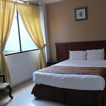 טנה Hotel Christian Palace מראה חיצוני תמונה
