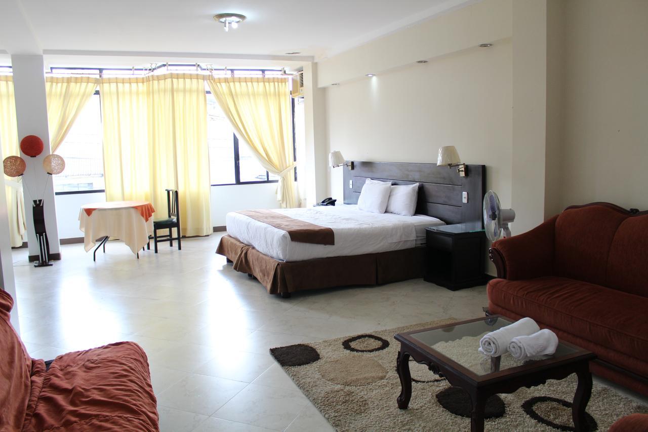 טנה Hotel Christian Palace מראה חיצוני תמונה