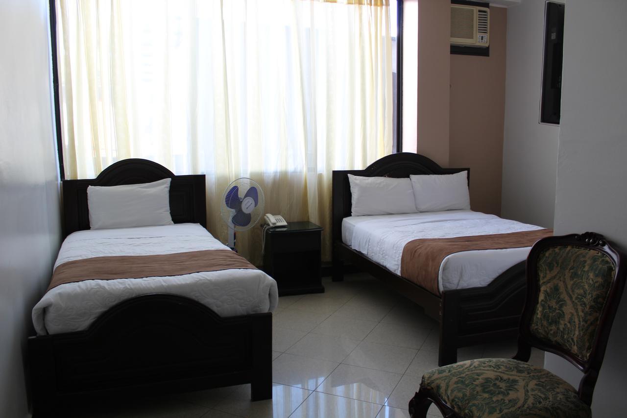 טנה Hotel Christian Palace מראה חיצוני תמונה